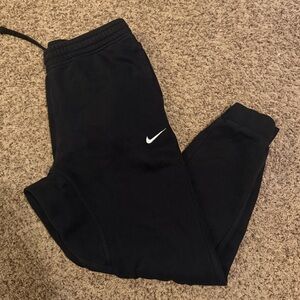 Nike Mini Swoosh Club Fleece Distressed Black Taper Fit Pants Men’s 716830-010